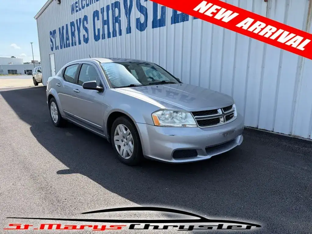2013 Dodge Avenger SE's photo