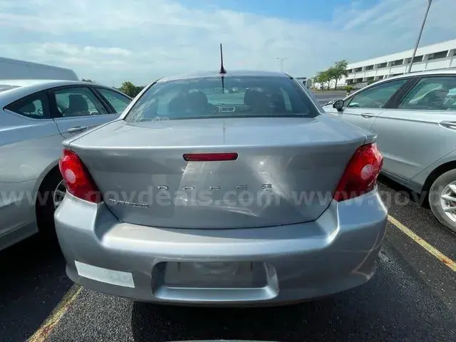 2013 Dodge Avenger SE photo 5