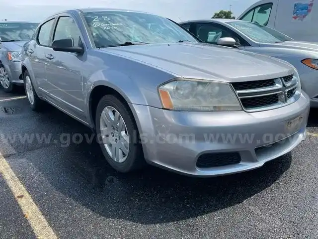 2013 Dodge Avenger SE's photo