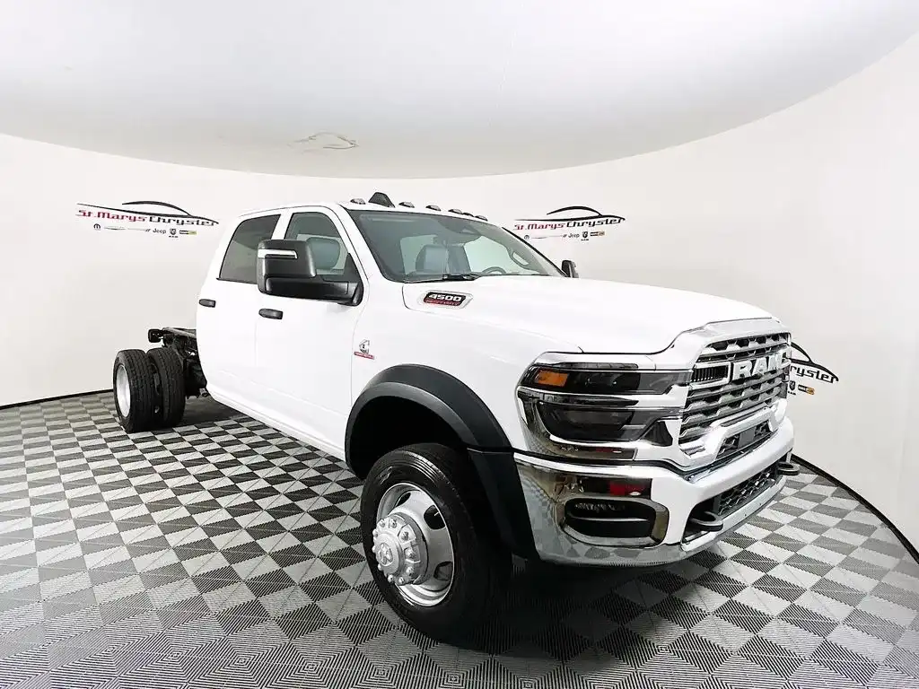 2026 RAM 4500 Tradesman 4X4 Crew Cab DRW 173" WB's photo