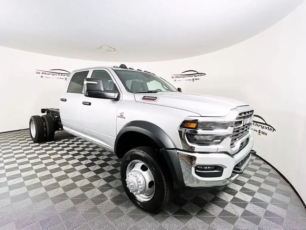 2026 RAM 4500 Tradesman 4X4 Crew Cab DRW 173" WB's photo