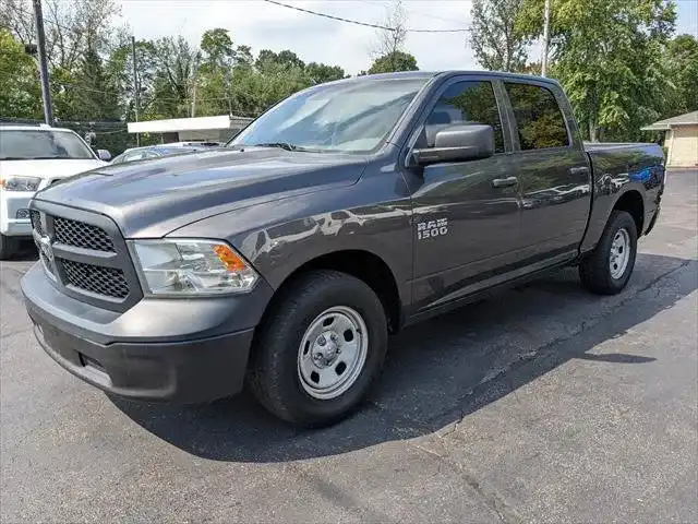 2016 RAM 1500 Tradesman Crew Cab 5'7's photo