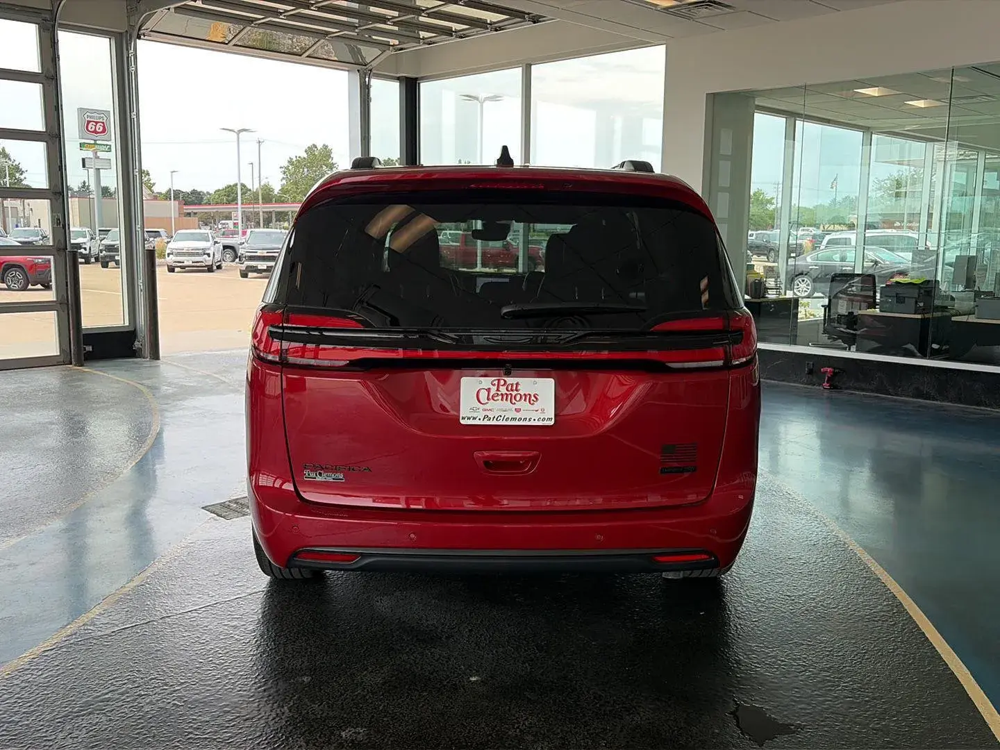 2027 Chrysler Pacifica Select photo 4