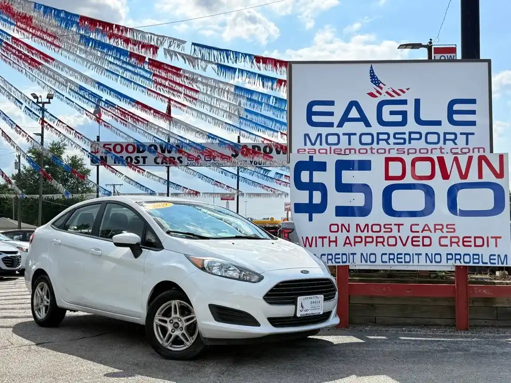2019 Ford Fiesta SE Sedan's photo