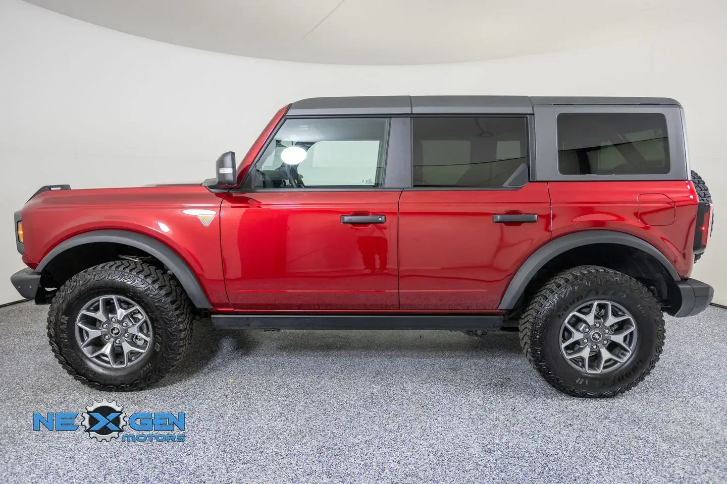 2025 Ford Bronco Badlands 4x4 photo 4