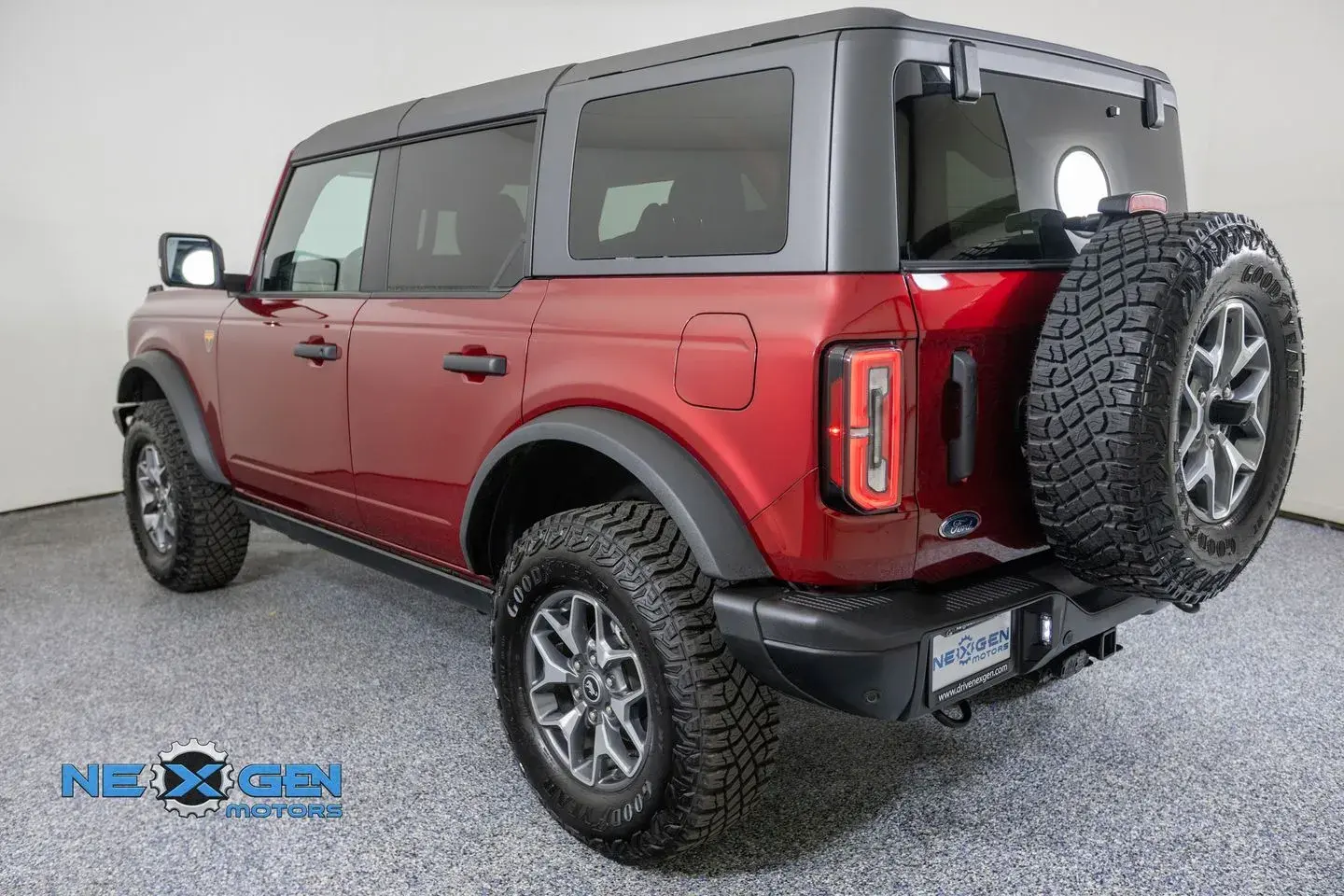 2025 Ford Bronco Badlands 4x4 photo 5