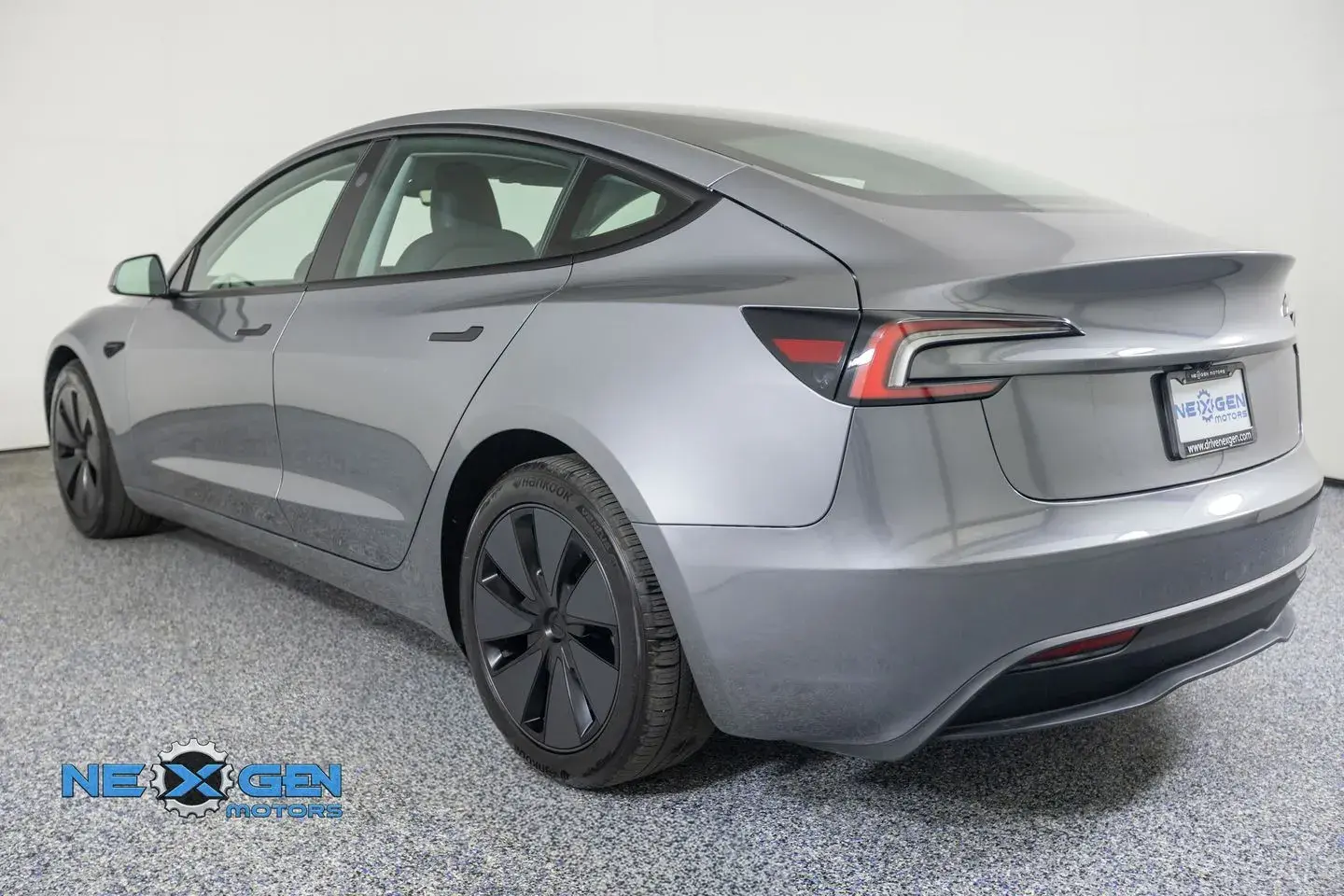 2025 Tesla Model 3 Long Range AWD photo 5
