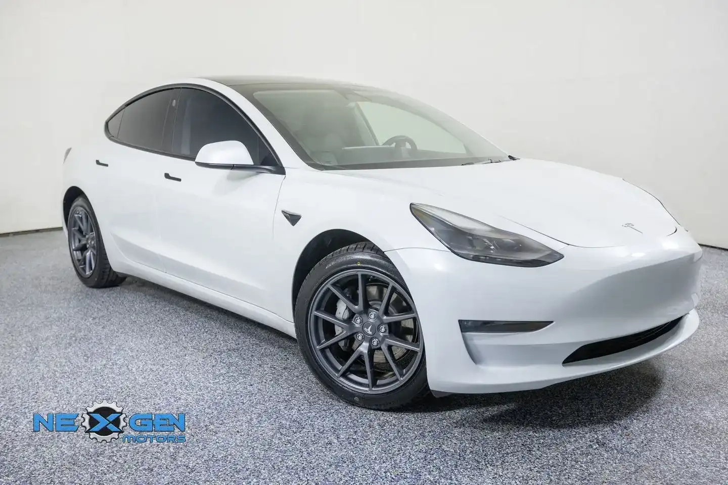 2023 Tesla Model 3 Base's photo