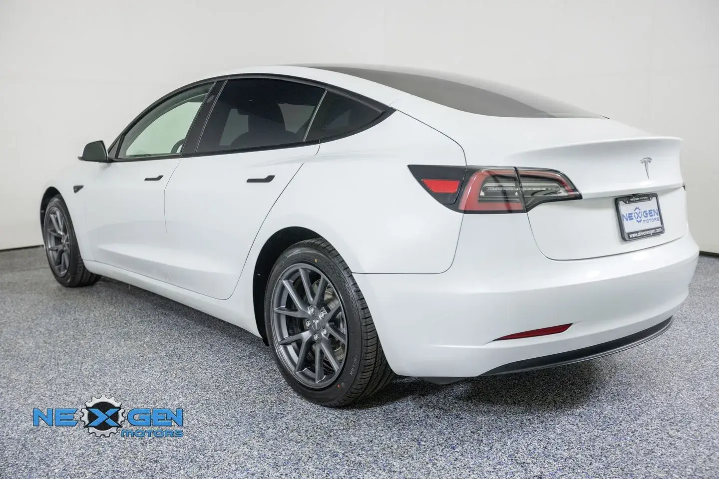 2023 Tesla Model 3 Base photo 5