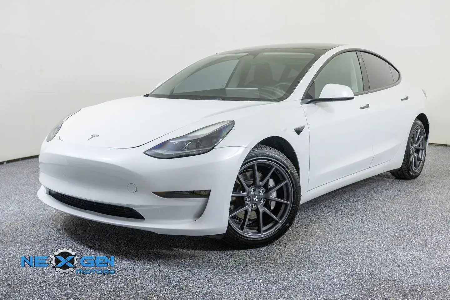 2023 Tesla Model 3 Base photo 3