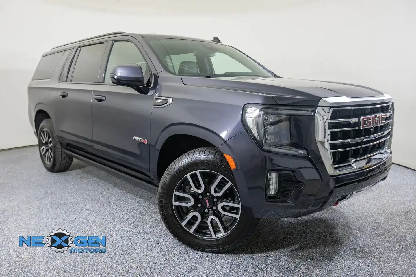 2023 GMC Yukon 4WD AT4's photo