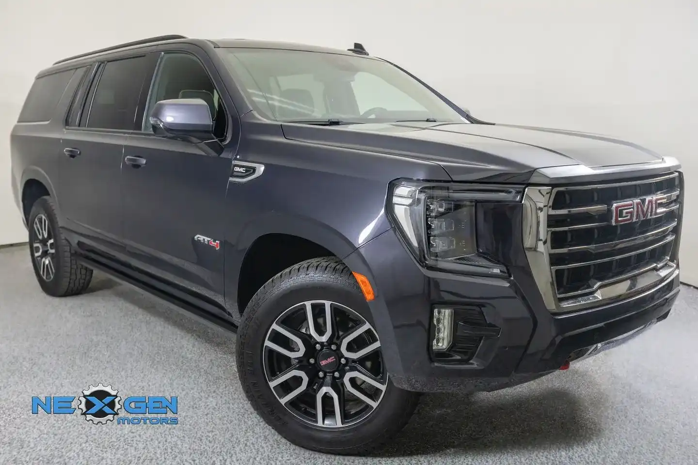 2023 GMC Yukon AT4 4WD's photo