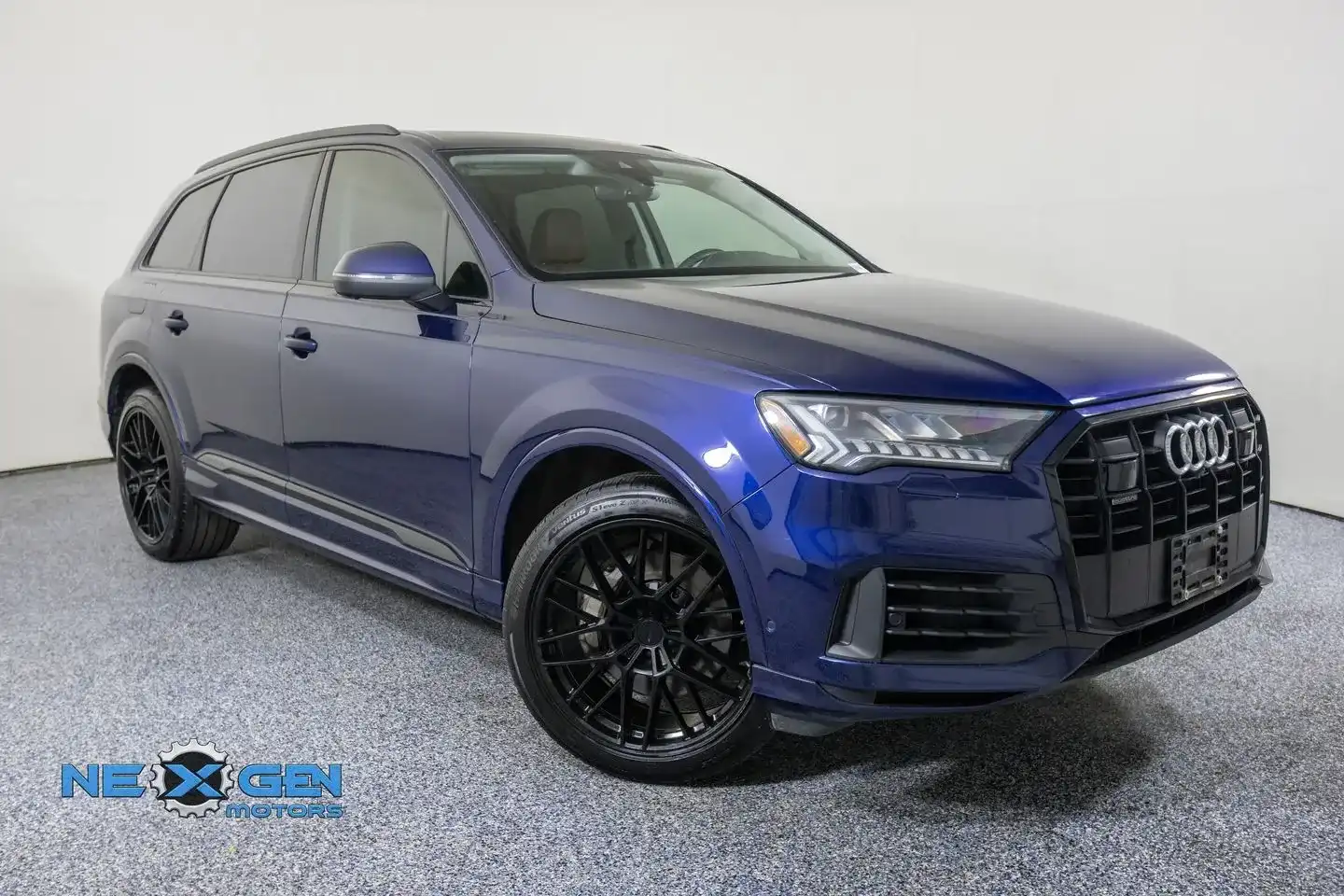 2023 Audi Q7 55 Premium Plus quattro Tiptronic's photo