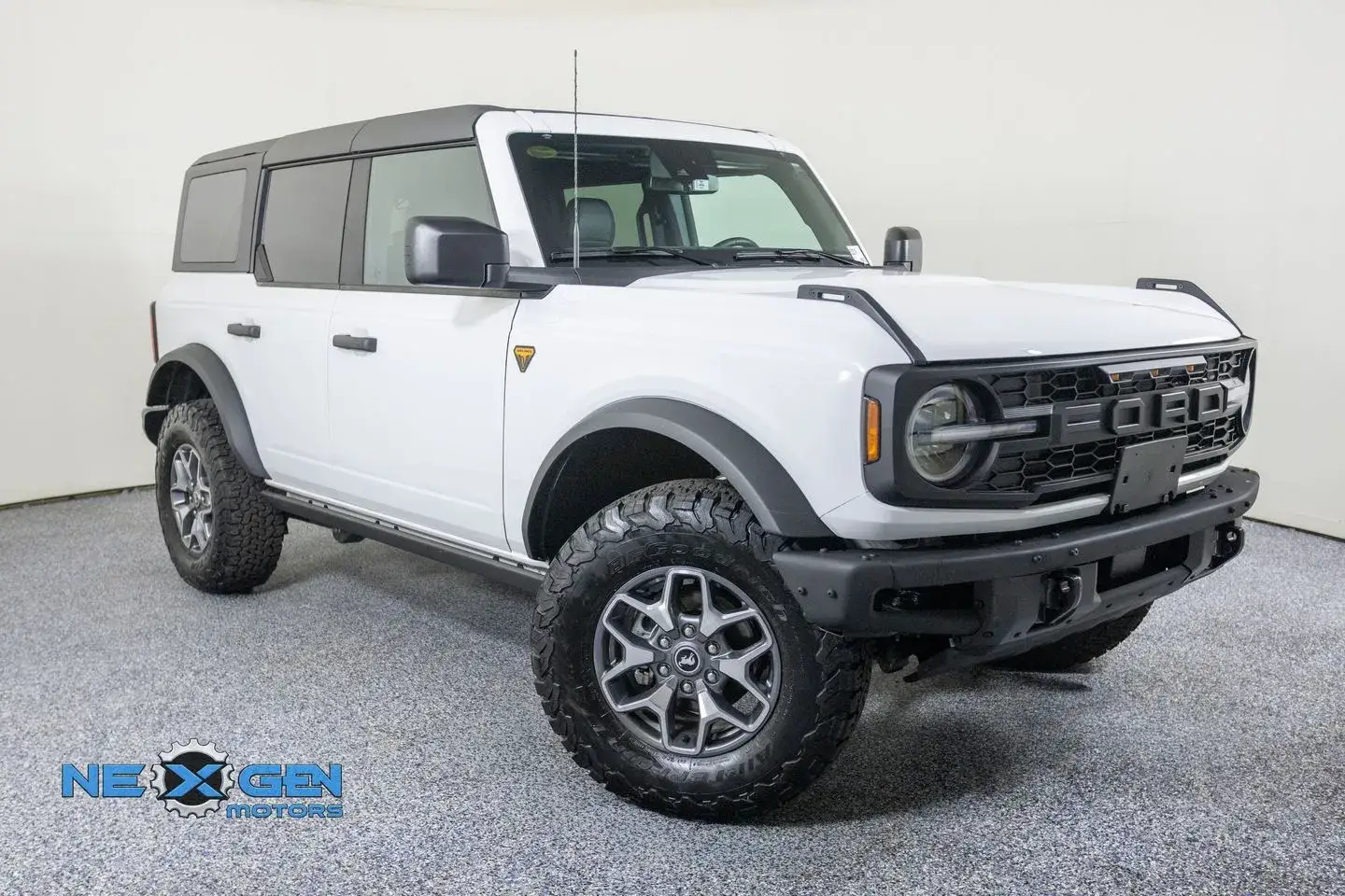 2024 Ford Bronco Badlands 4x4 photo 1