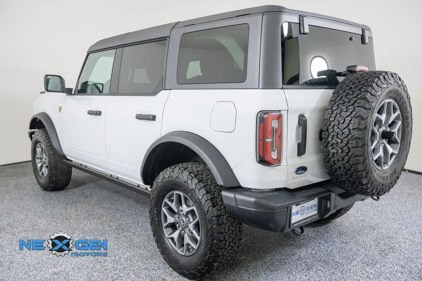2024 Ford Bronco Badlands 4x4 photo 5