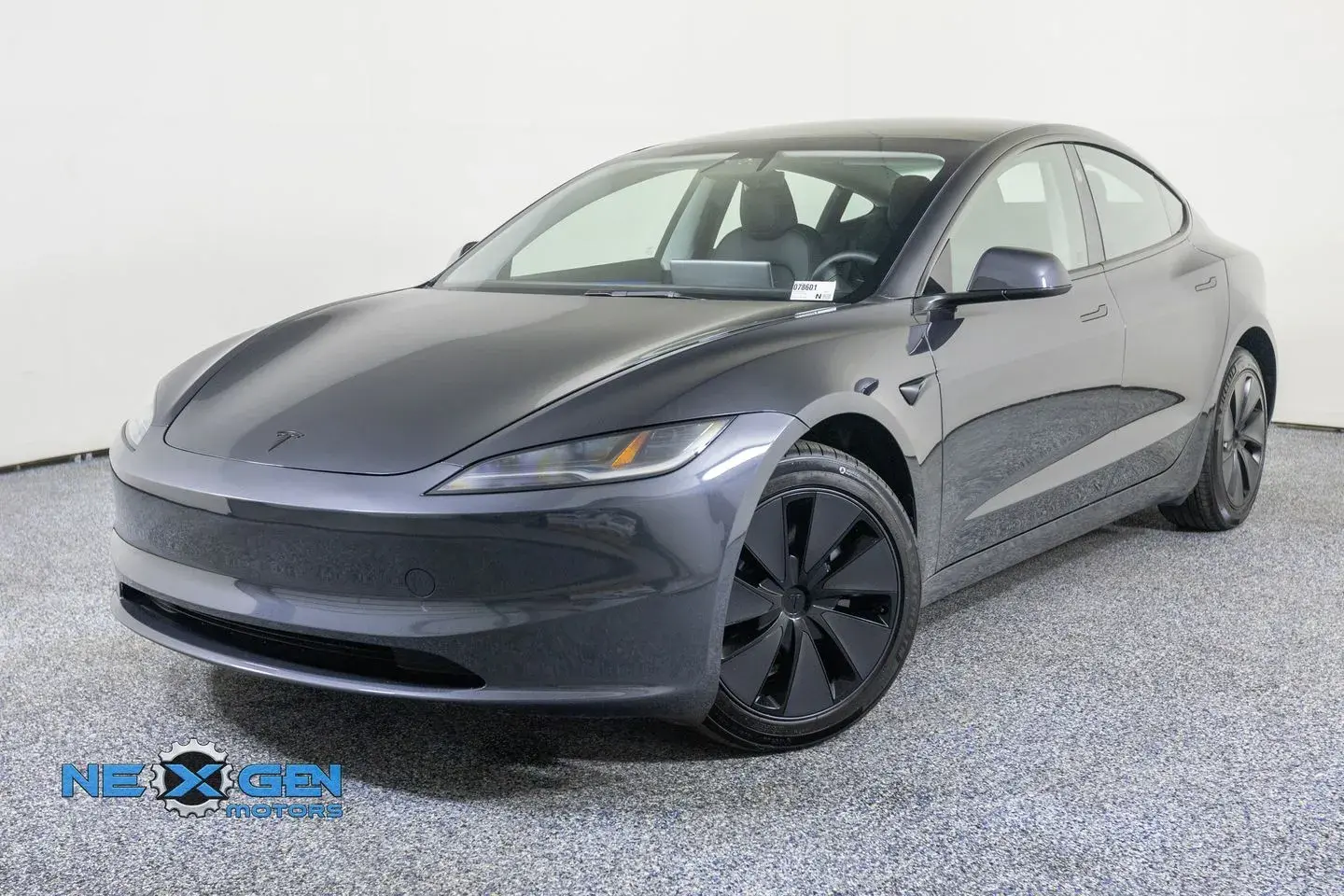 2025 Tesla Model 3 Long Range photo 3