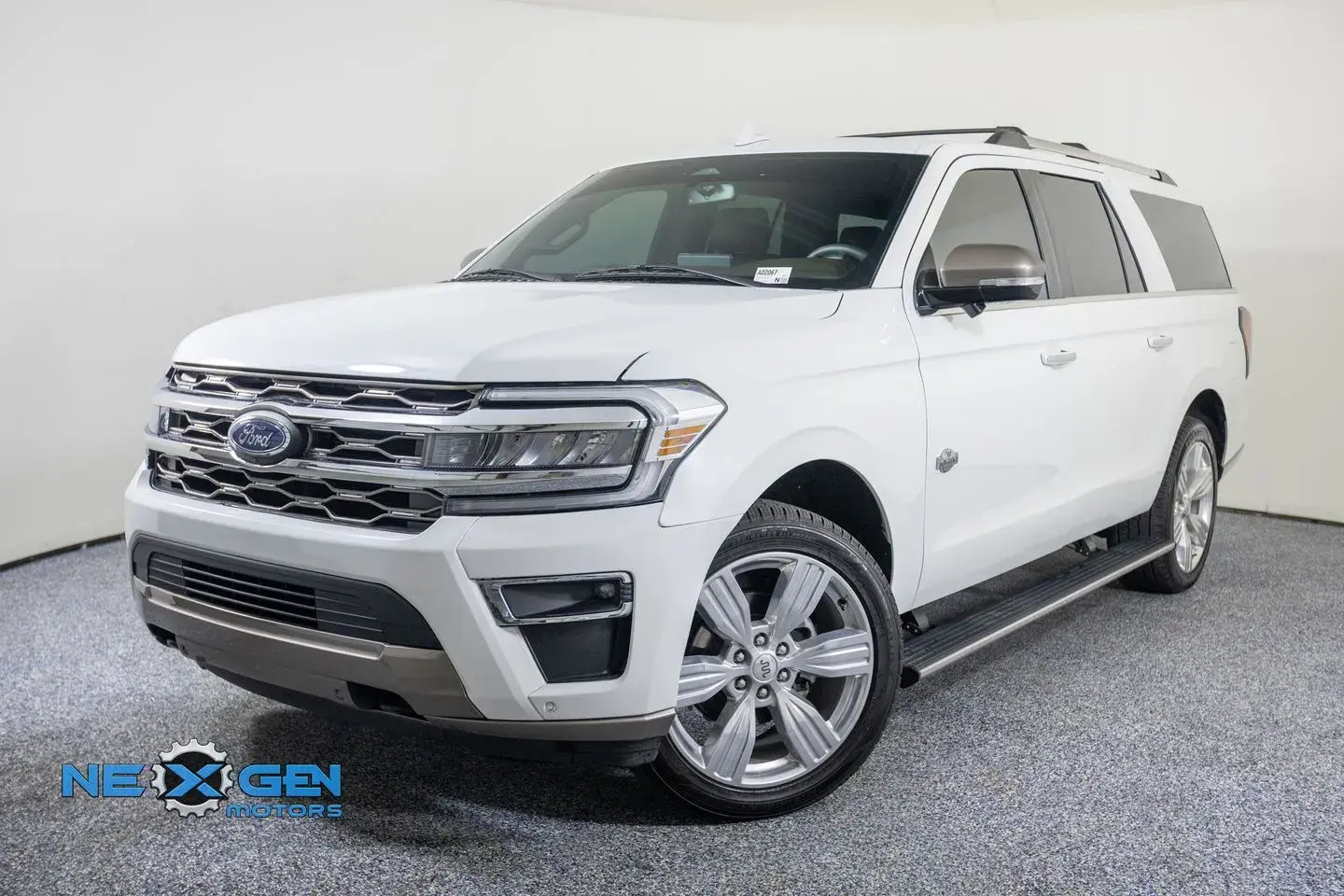 2024 Ford Expedition King Ranch MAX 4x4 photo 3