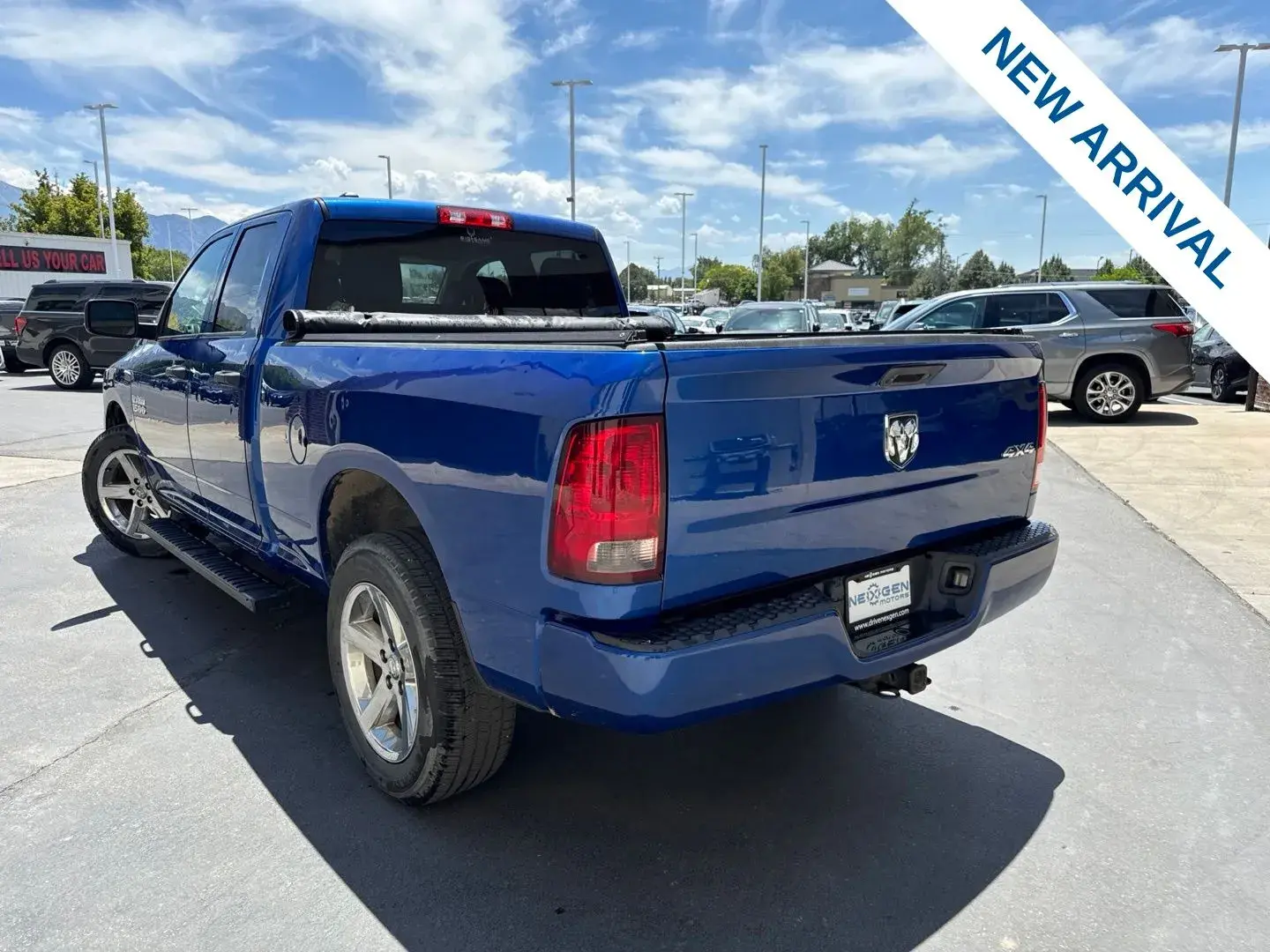 2018 RAM 1500 Express 4x4 Quad Cab 6'4 photo 5