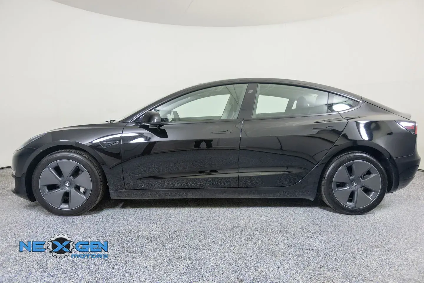 2023 Tesla Model 3 Long Range photo 5