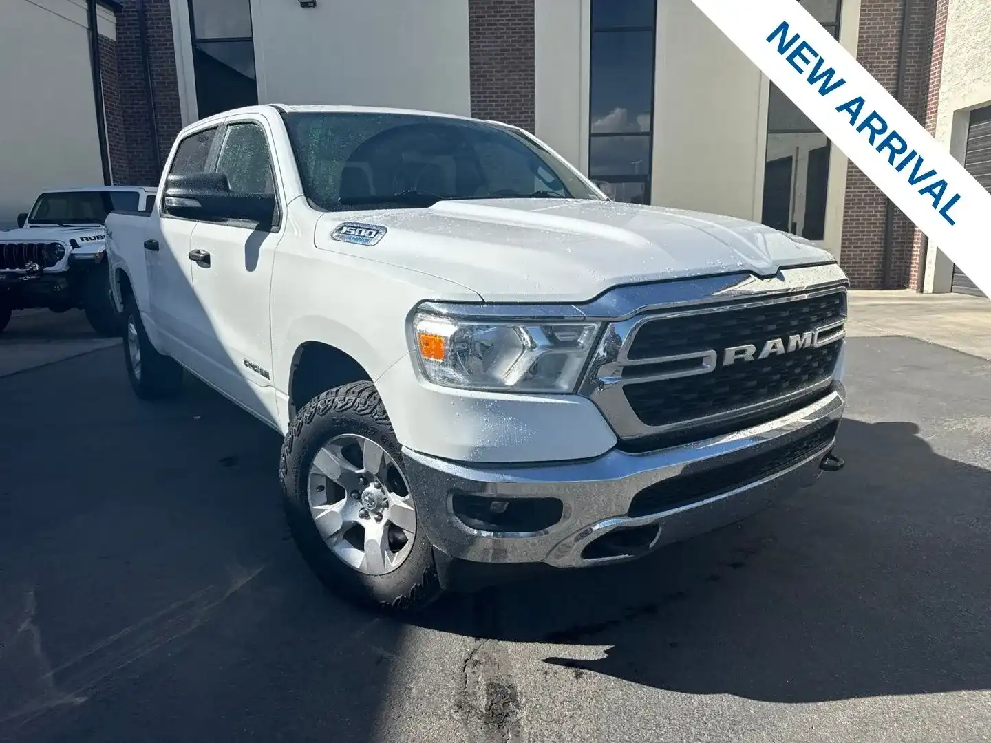 2023 RAM 1500 Big Horn/Lone Star 4x4 Crew Cab 5'7's photo