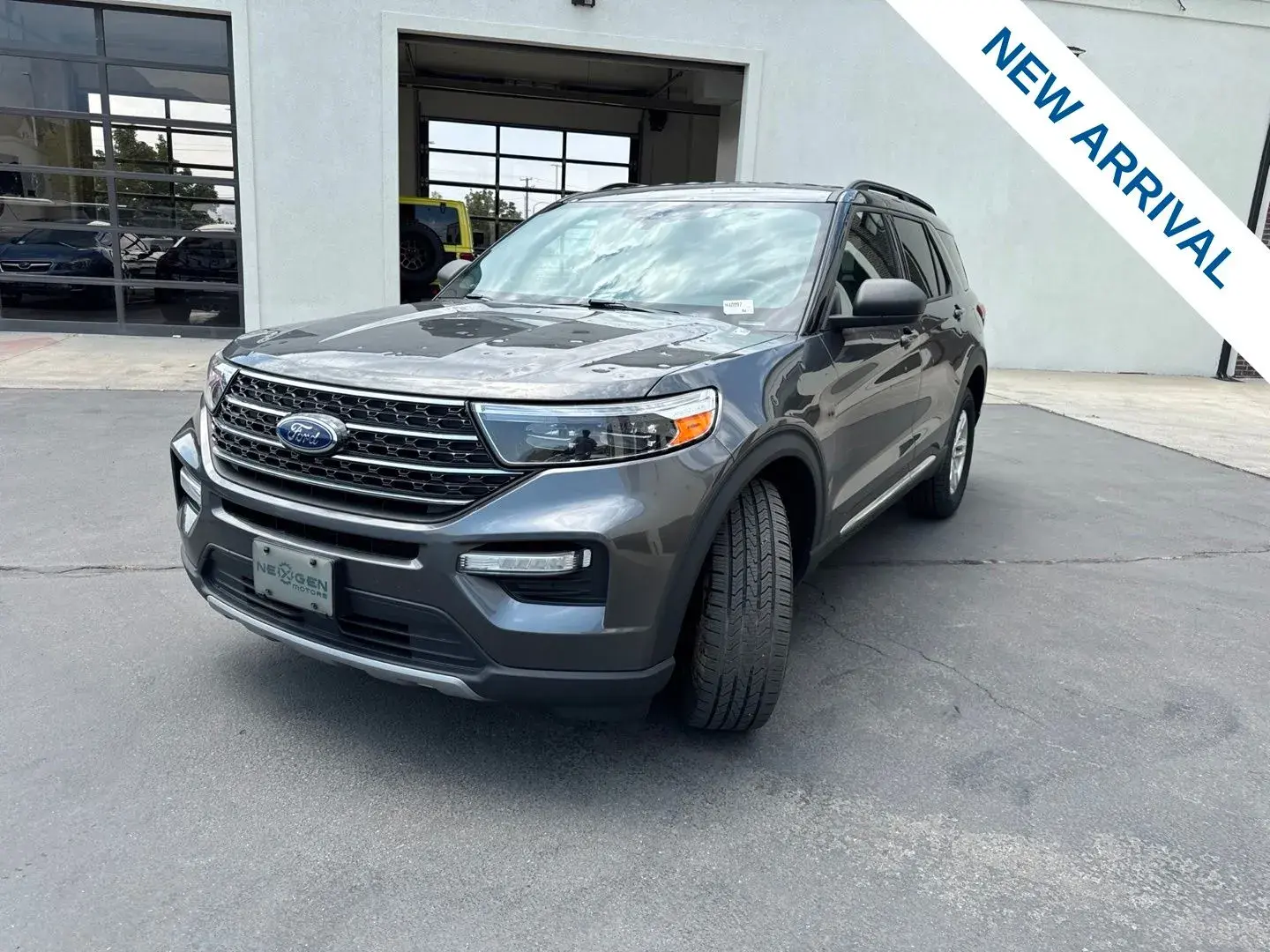 2020 Ford Explorer XLT 4WD photo 3
