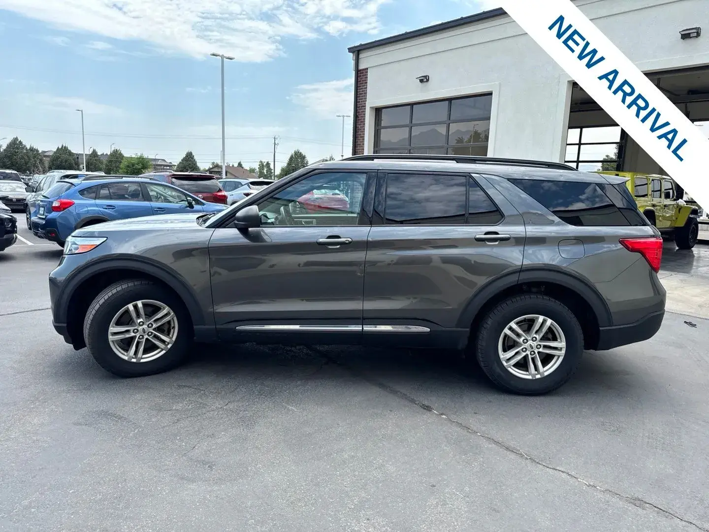 2020 Ford Explorer XLT 4WD photo 4
