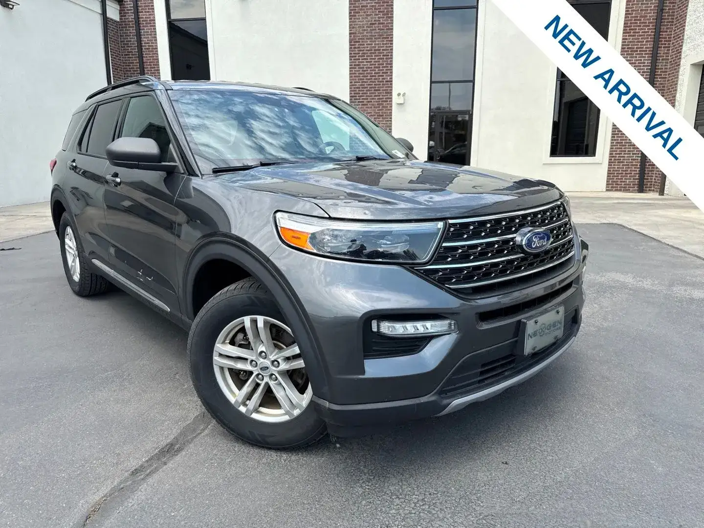 2020 Ford Explorer XLT 4WD photo 1