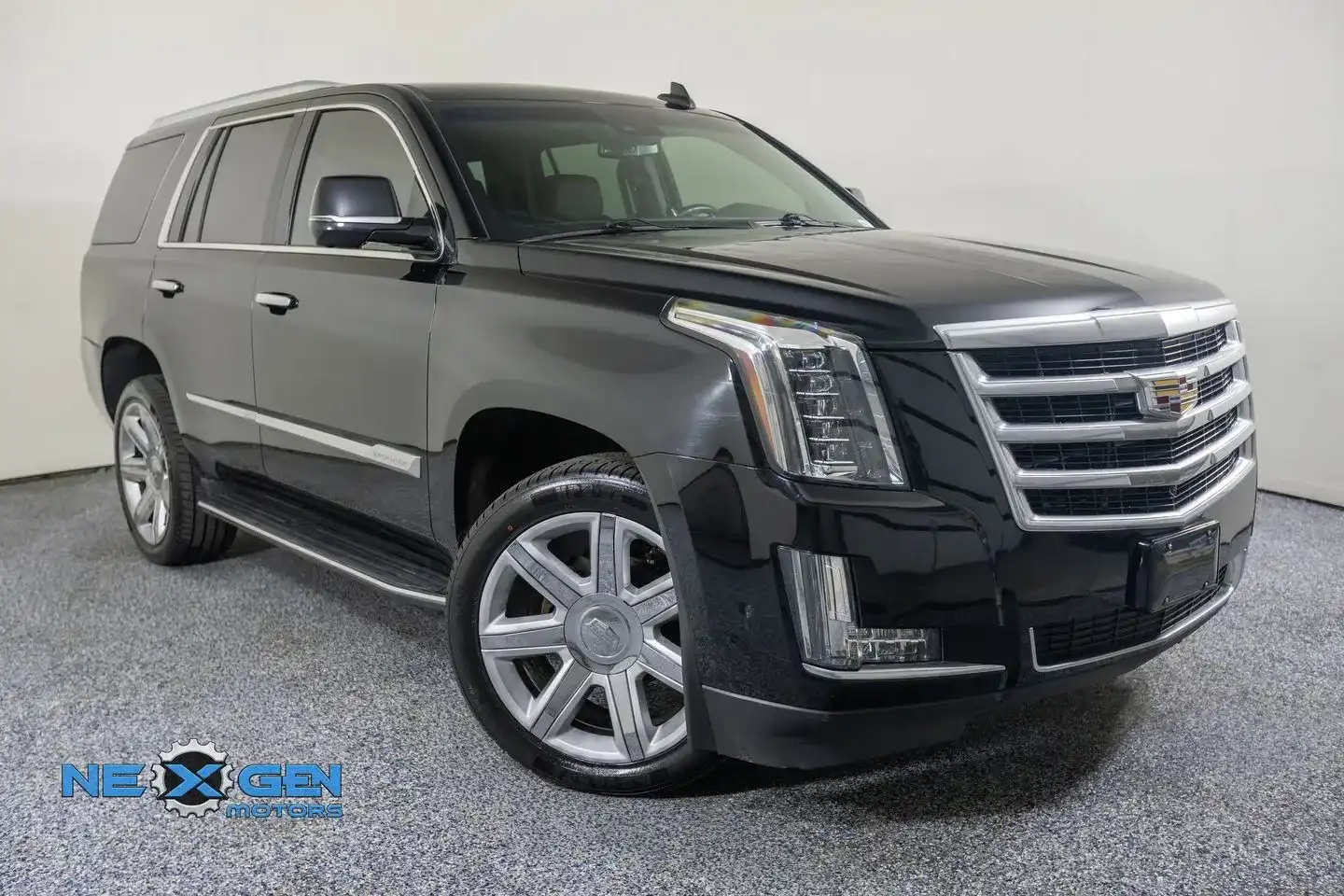 2017 Cadillac Escalade AWD Luxury's photo