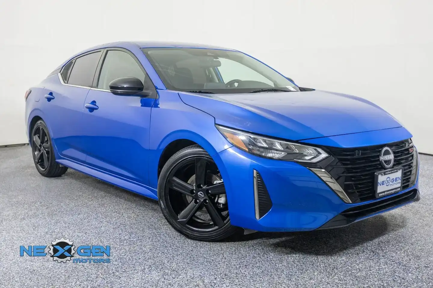 2024 Nissan Sentra SR CVT's photo