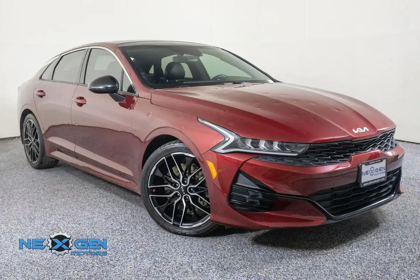 2022 Kia Optima GT FWD's photo