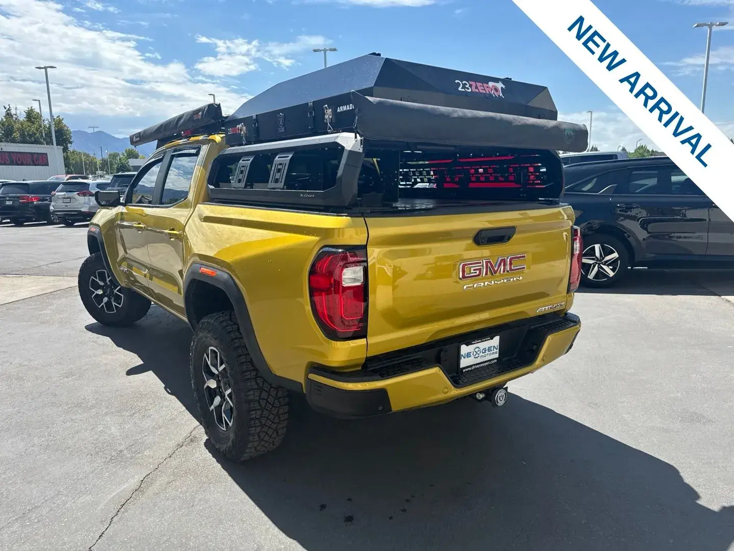 2023 GMC Canyon 4WD AT4X Crew Cab Short Box photo 5