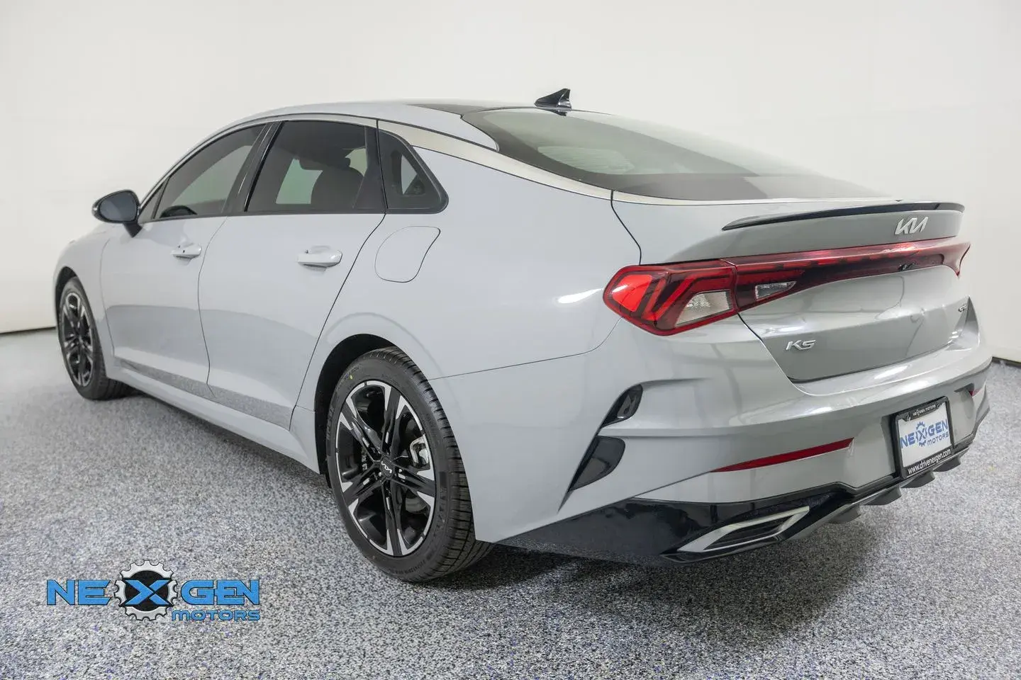 2022 Kia Optima GT-Line AWD photo 5