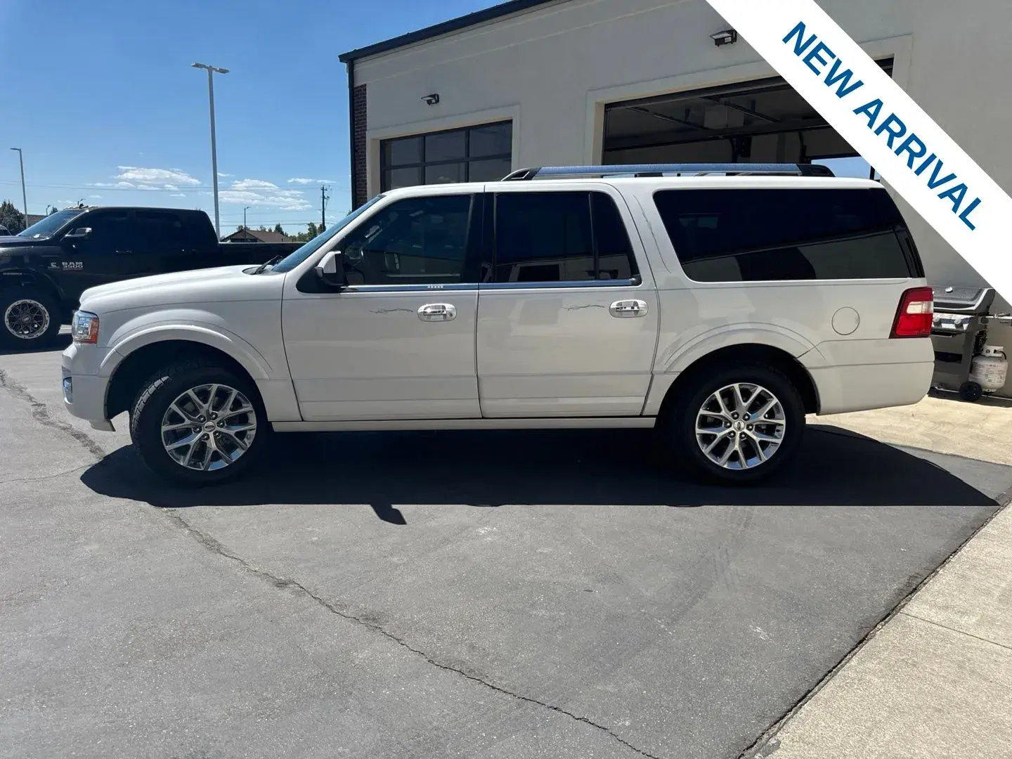 2017 Ford Expedition Limited 4x4 EL photo 4