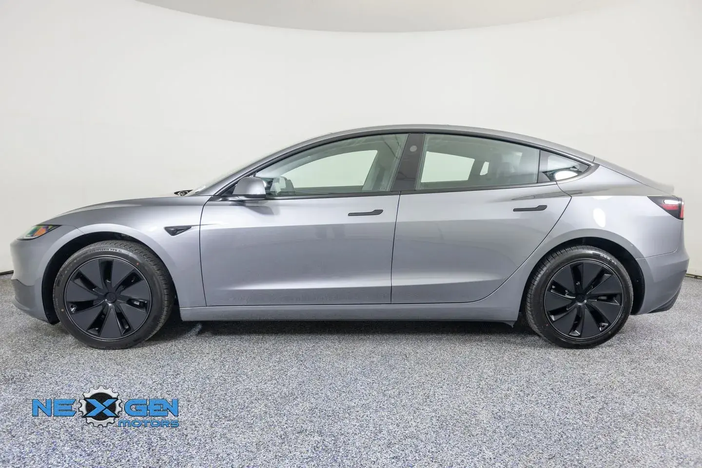 2025 Tesla Model 3 undefined photo 4