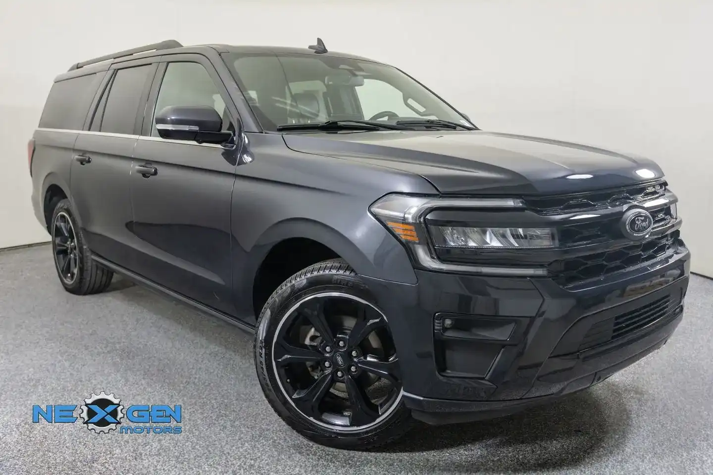 2024 Ford Expedition Limited 4WD MAX's photo