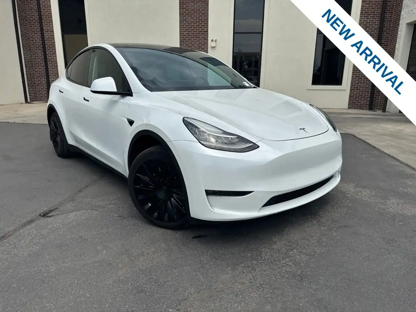 2023 Tesla Model Y Long Range Dual Motor All-Wheel Drive's photo