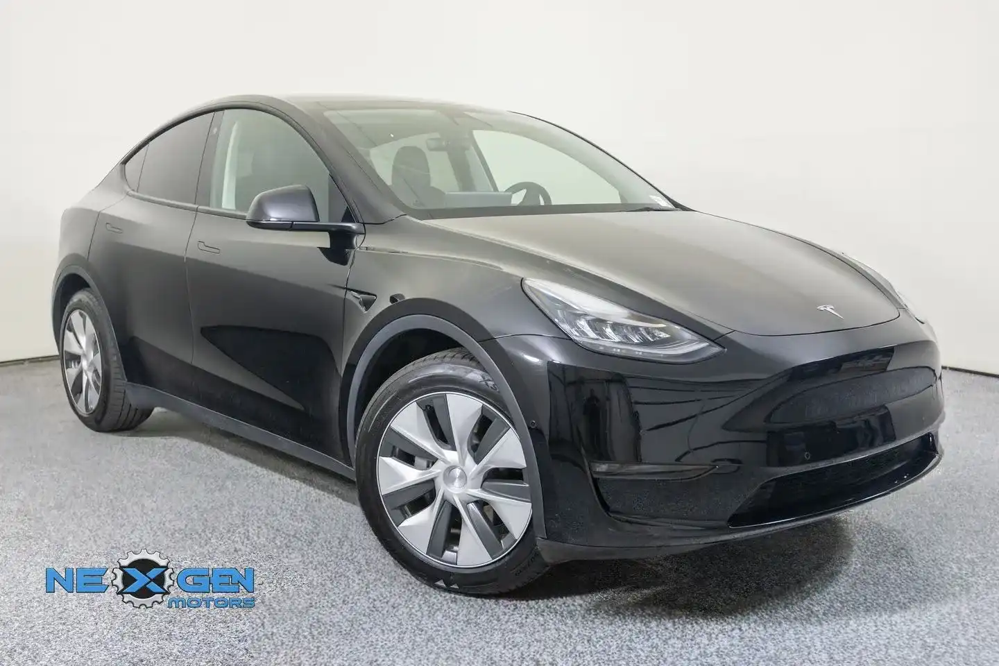 2022 Tesla Model Y Long Range Dual Motor All-Wheel Drive's photo