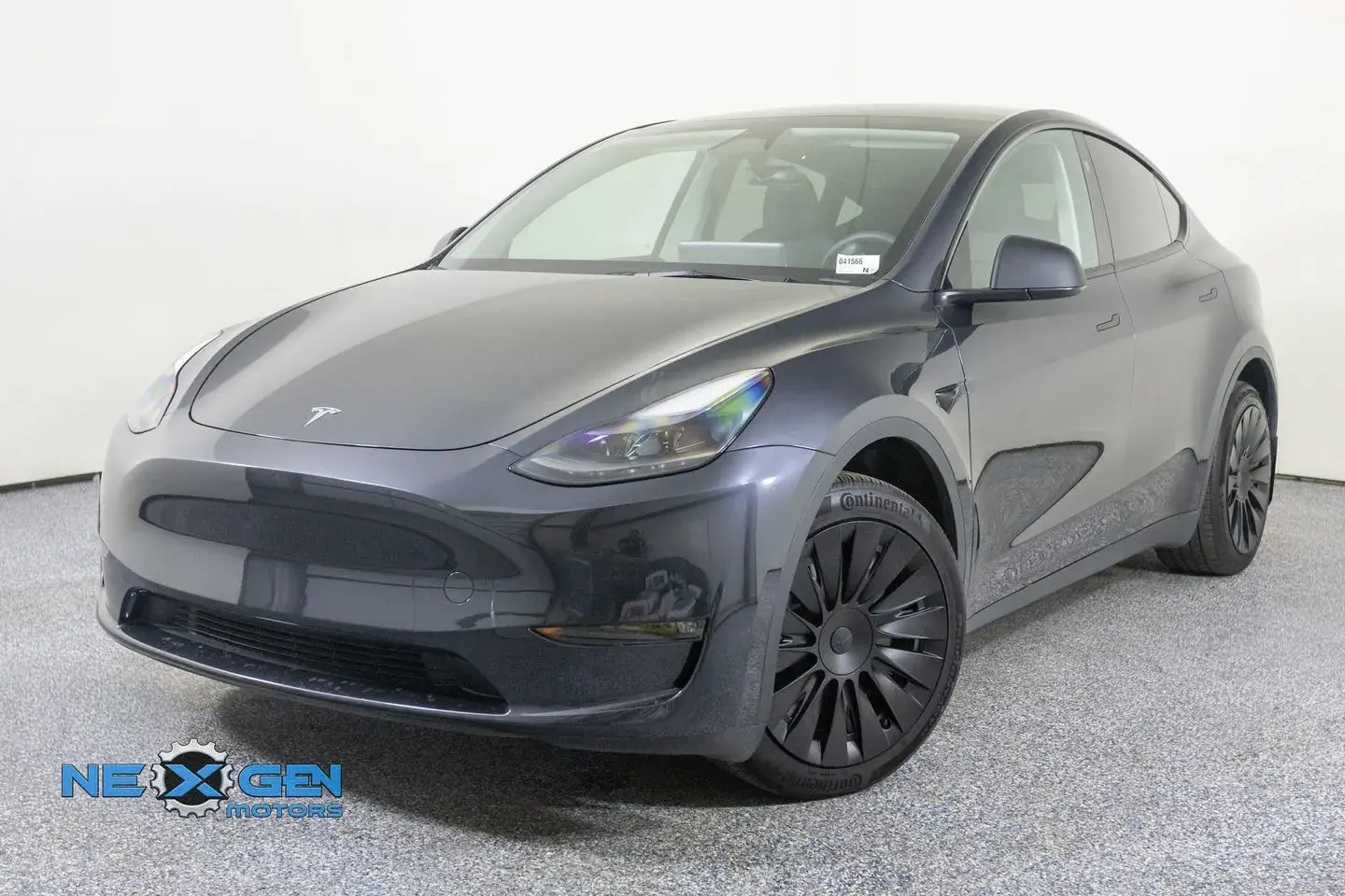 2024 Tesla Model Y Long Range Dual Motor AWD photo 4