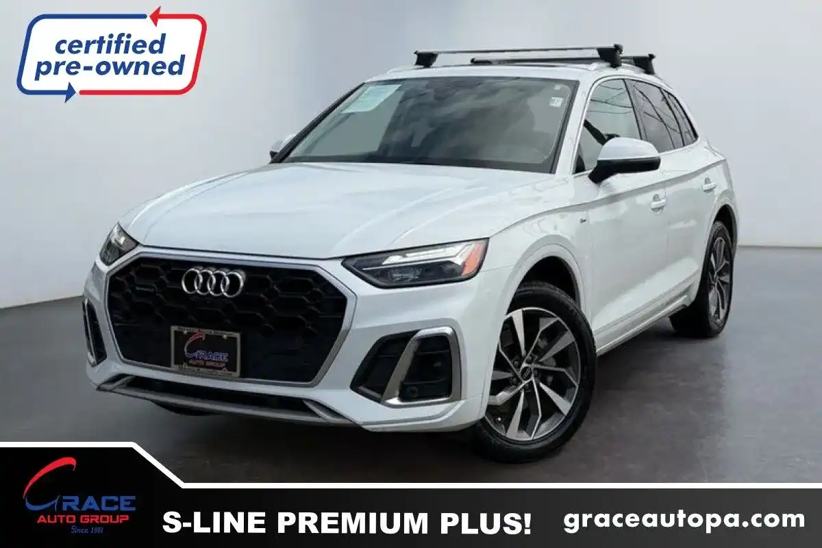 2022 Audi Q5 45 Premium Plus's photo
