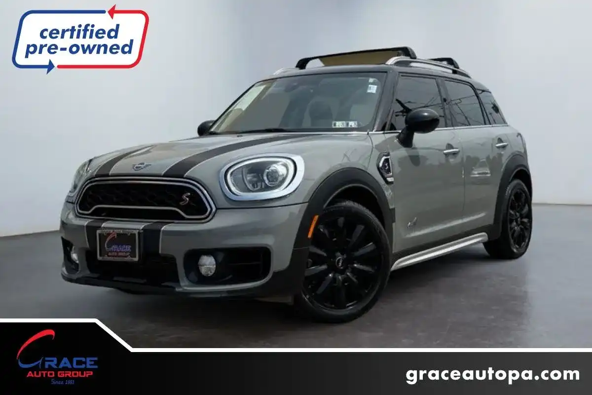 2019 MINI Countryman Cooper S ALL4 Iconic's photo