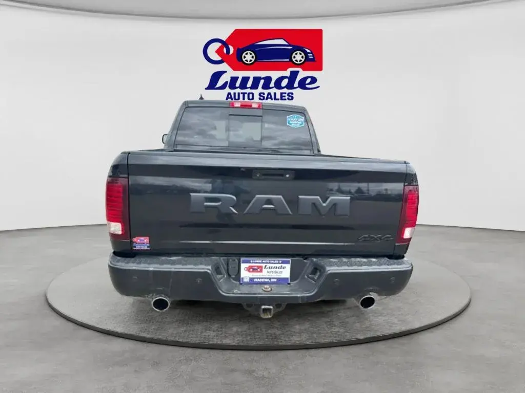 2018 RAM 1500 Night Edition Crew Cab 4x4 5'7" Box photo 5