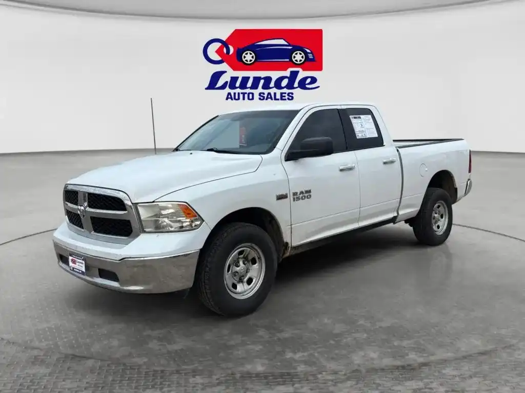 2017 RAM 1500 SLT 4x4 Quad Cab 6'4's photo