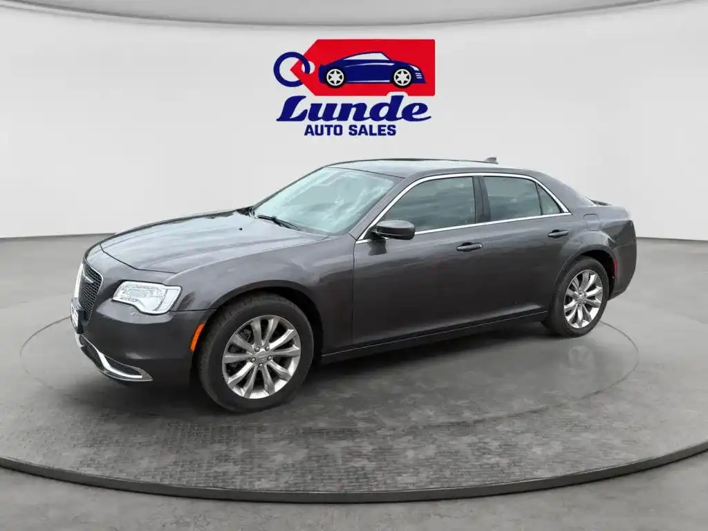 2020 Chrysler 300 Touring AWD's photo
