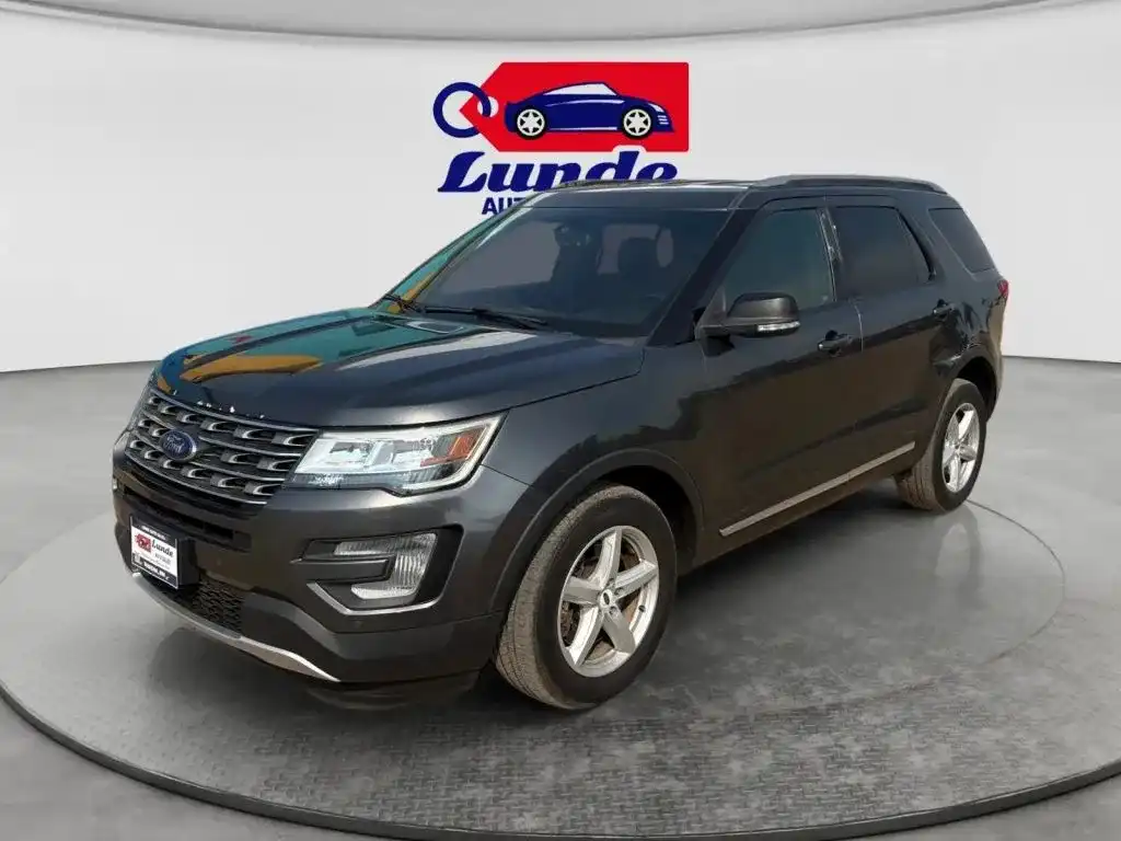 2017 Ford Explorer XLT 4WD's photo
