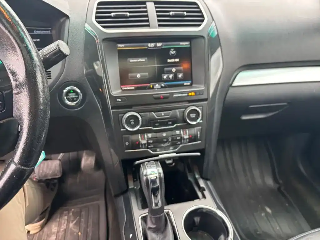 2016 Ford Explorer XLT 4WD's photo