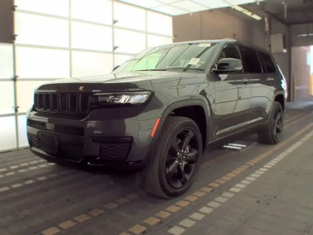 2023 Jeep Grand Cherokee L Altitude 4WD's photo