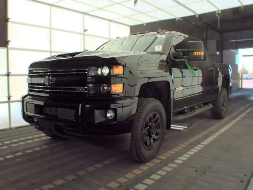 2019 Chevrolet Silverado HD LT 4WD Crew Cab Standard Box's photo