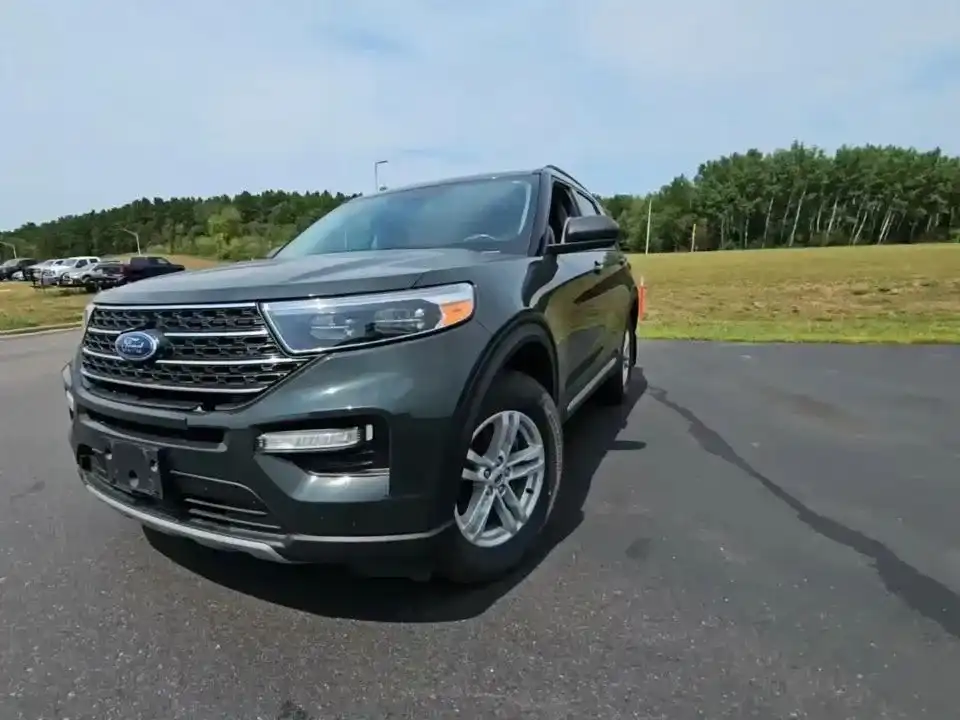 2022 Ford Explorer XLT 4WD's photo