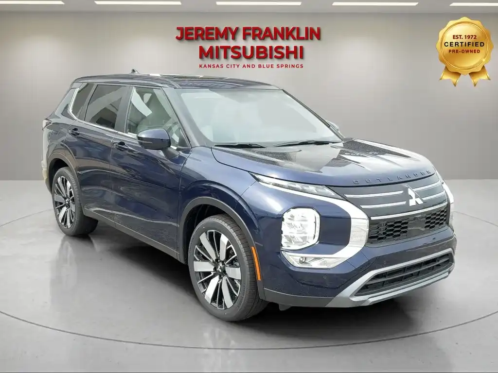 2026 Mitsubishi Outlander SE FWD's photo