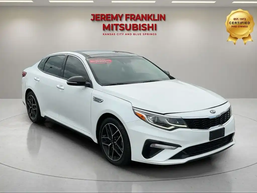2020 Kia Optima SE's photo